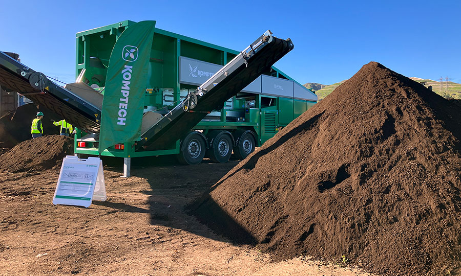 The Komptech Multistar L3 star screen with screened and separated organics at COMPOST 2023.